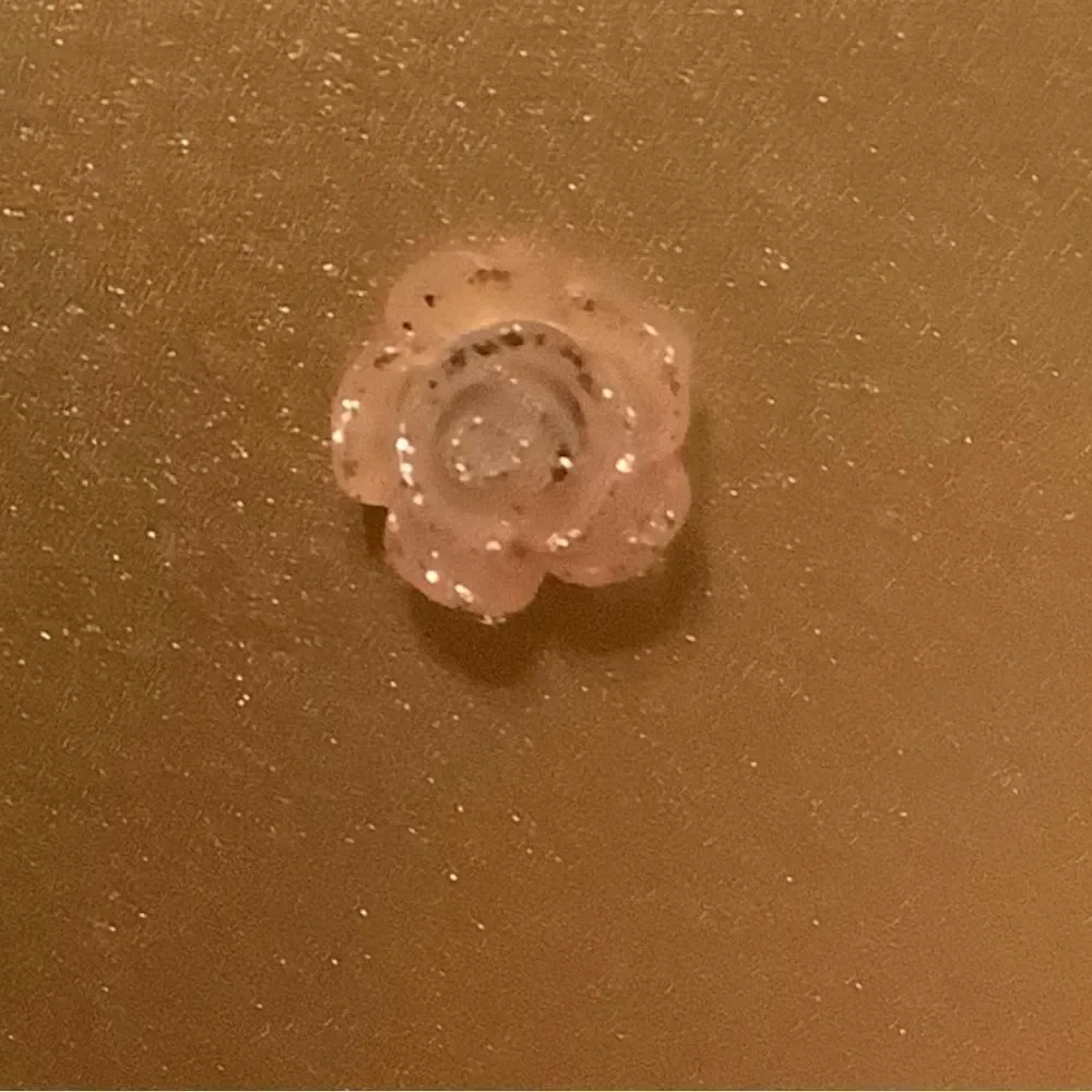 🌼🌼Rose pink iridescent studs kids NWOT🌼🌼